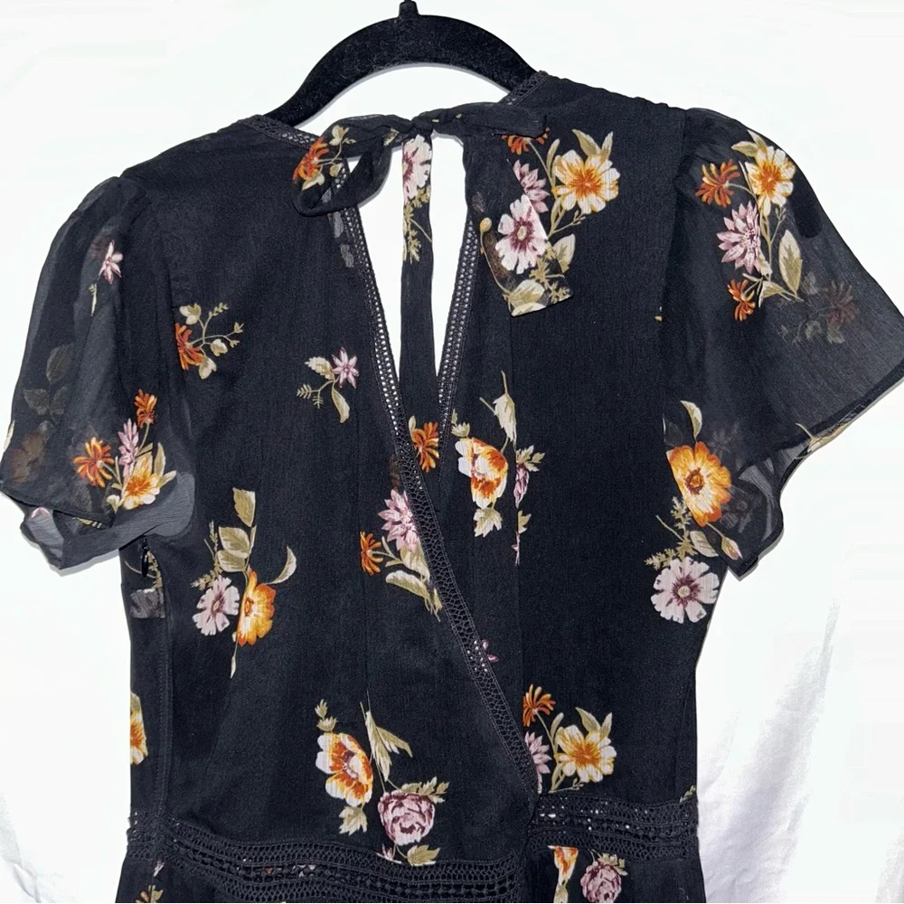 Abercrombie & Fitch Dress Flowy Floral Maxi Dress Open Tie Back V-Neck